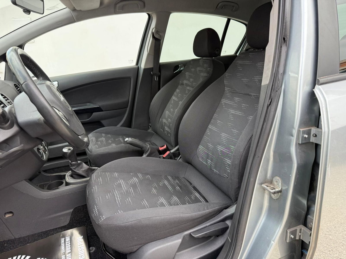 Opel Corsa 1.2 5 porte Elective (11)