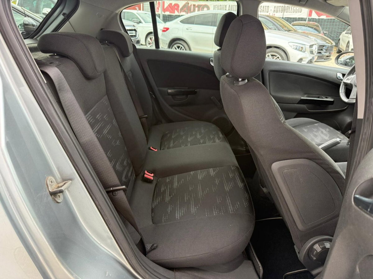 Opel Corsa 1.2 5 porte Elective (14)