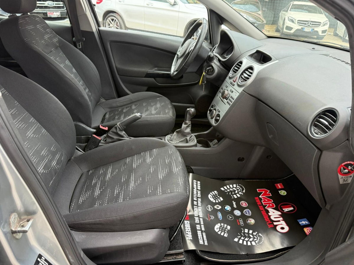 Opel Corsa 1.2 5 porte Elective (16)