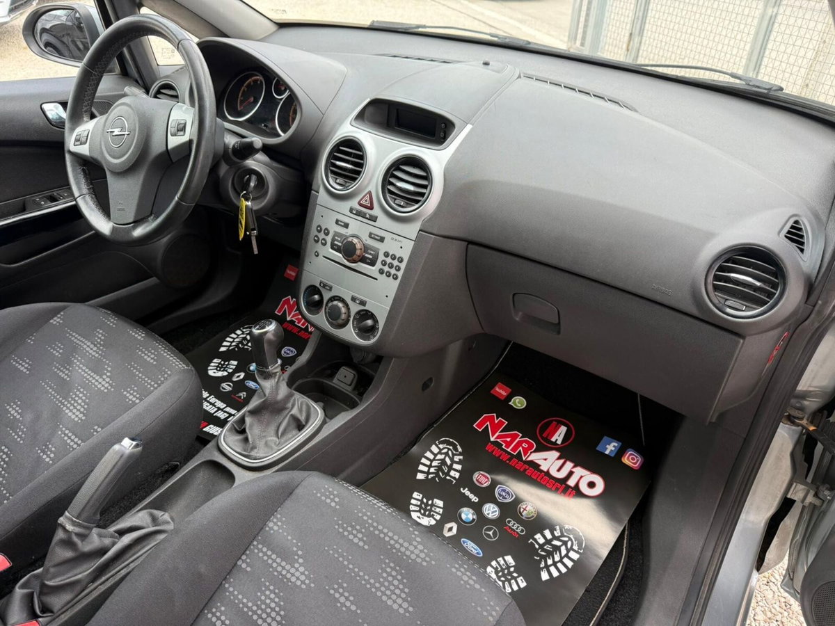 Opel Corsa 1.2 5 porte Elective (17)