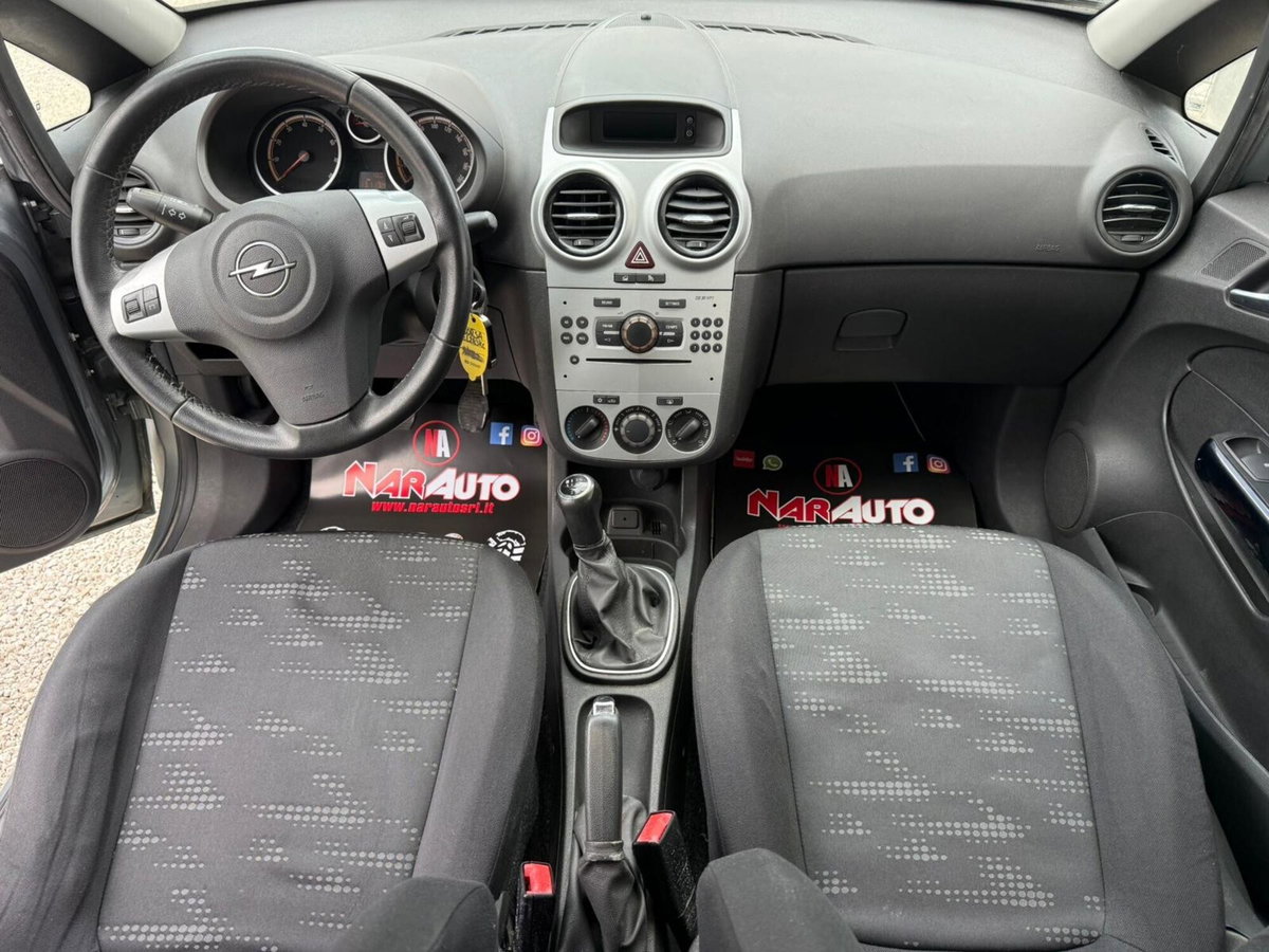 Opel Corsa 1.2 5 porte Elective (19)