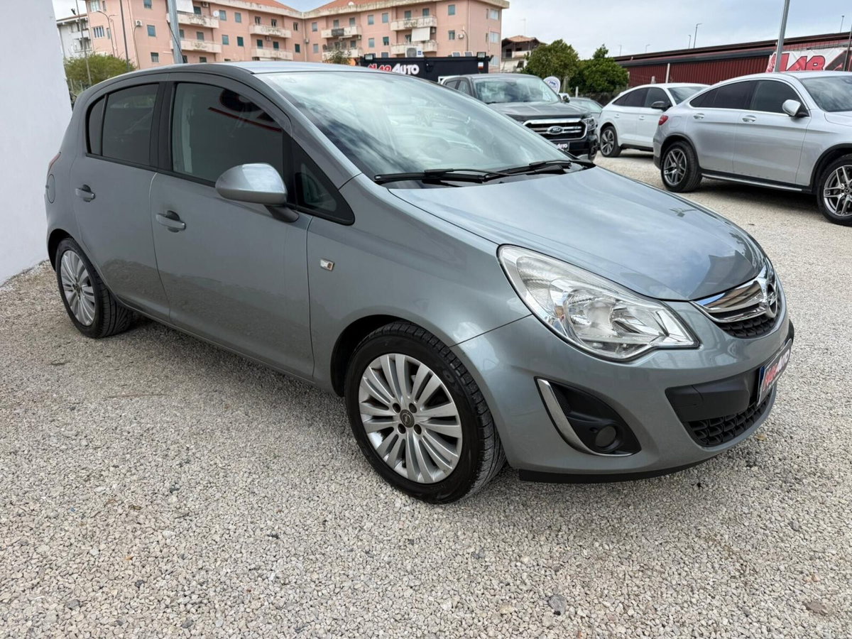 Opel Corsa 1.2 5 porte Elective (4)