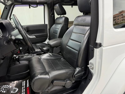 Jeep Wrangler Unlimited 2.8 CRD DPF Sahara (14)