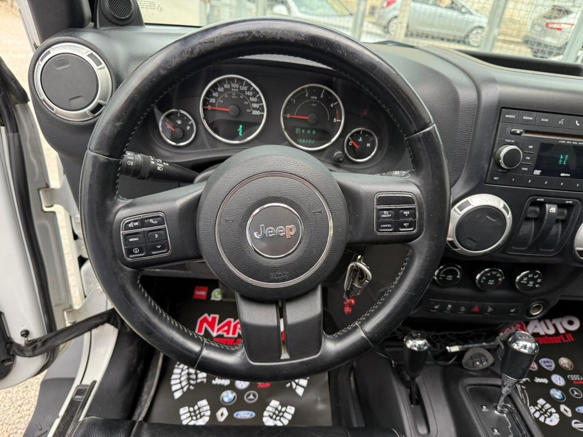 Jeep Wrangler Unlimited 2.8 CRD DPF Sahara (16)
