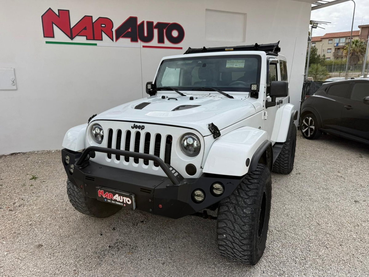 Jeep Wrangler Unlimited 2.8 CRD DPF Sahara (2)
