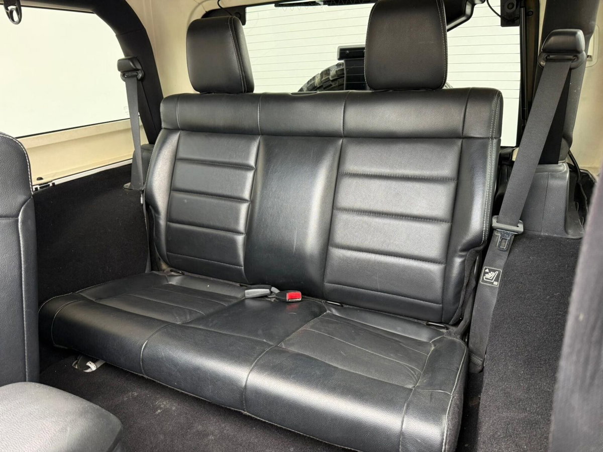 Jeep Wrangler Unlimited 2.8 CRD DPF Sahara (19)