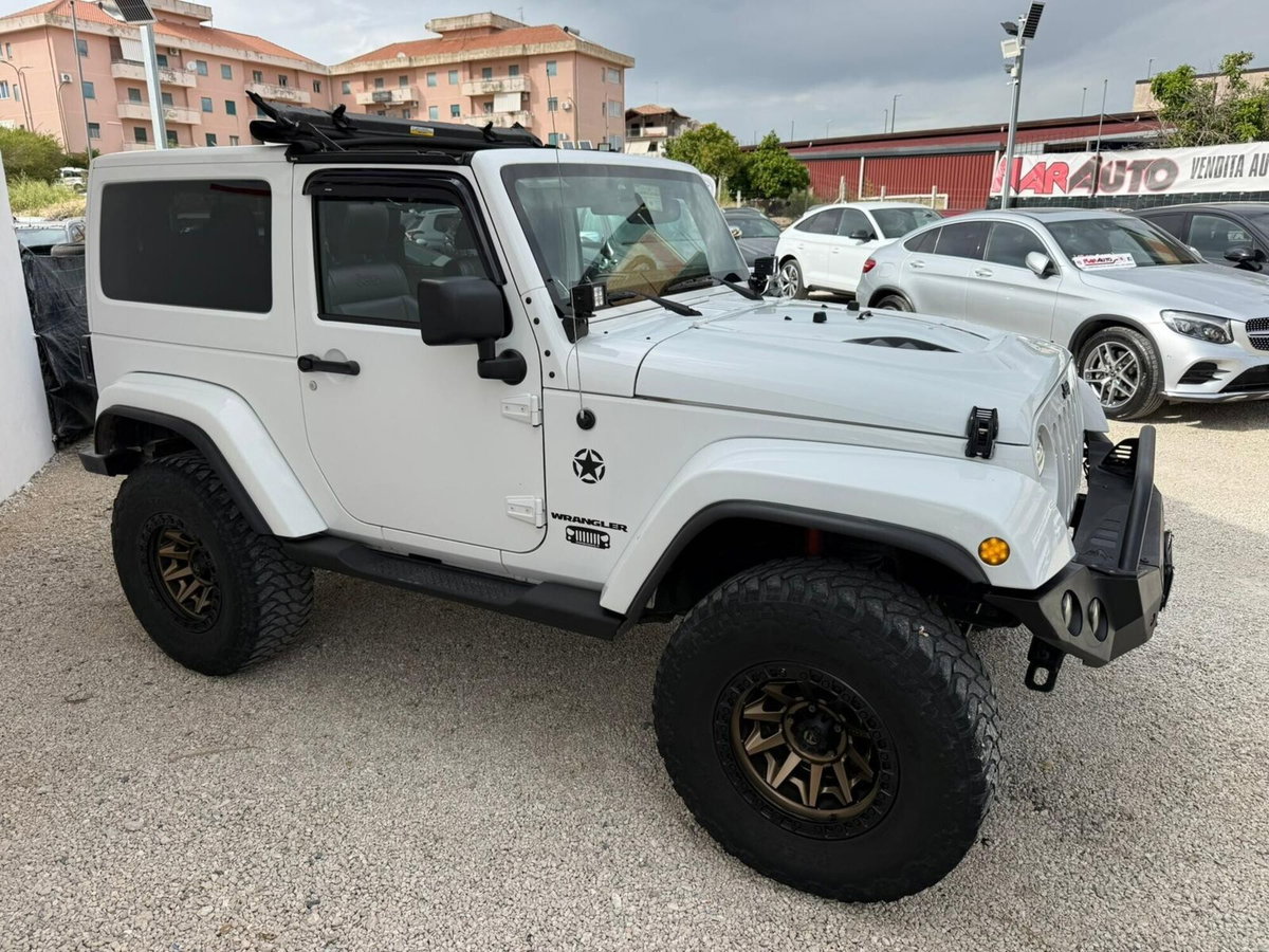 Jeep Wrangler Unlimited 2.8 CRD DPF Sahara (4)