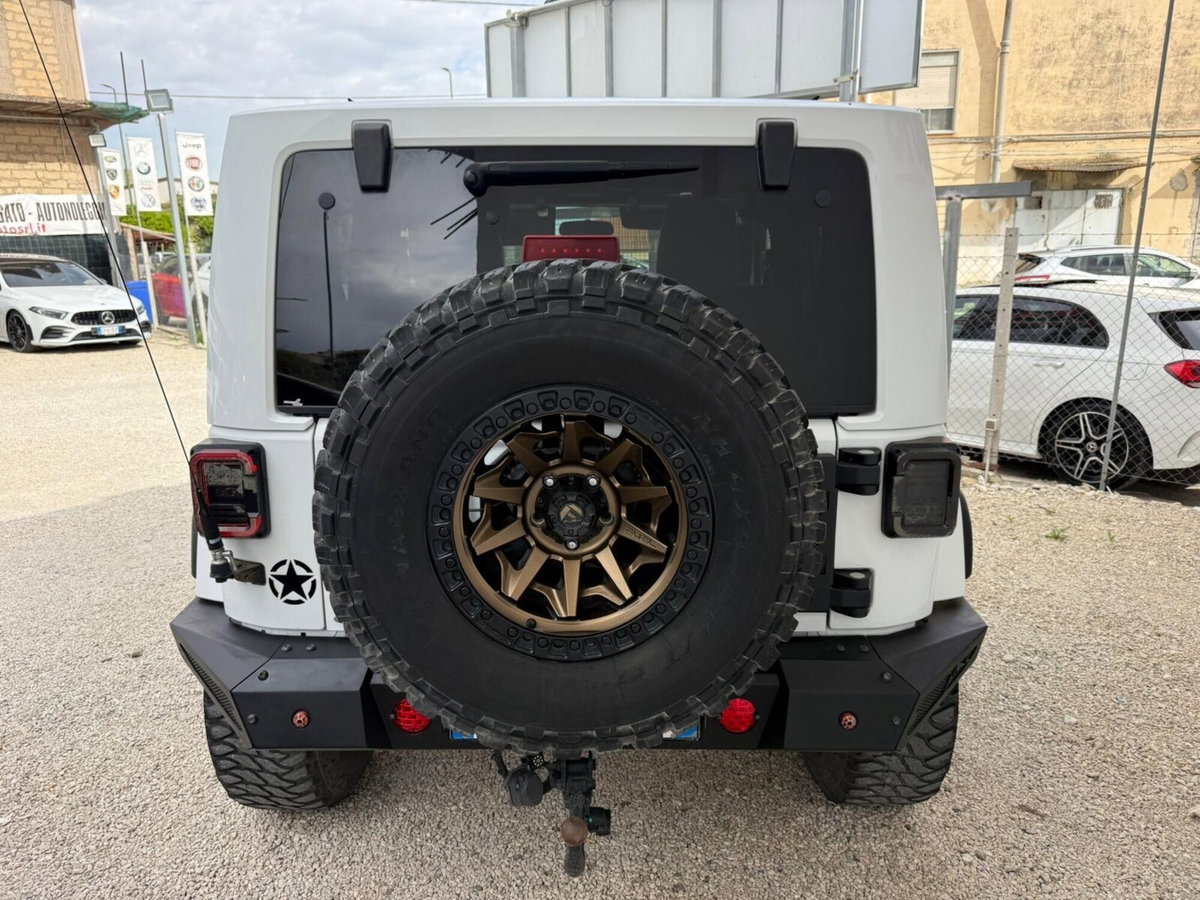 Jeep Wrangler Unlimited 2.8 CRD DPF Sahara (6)