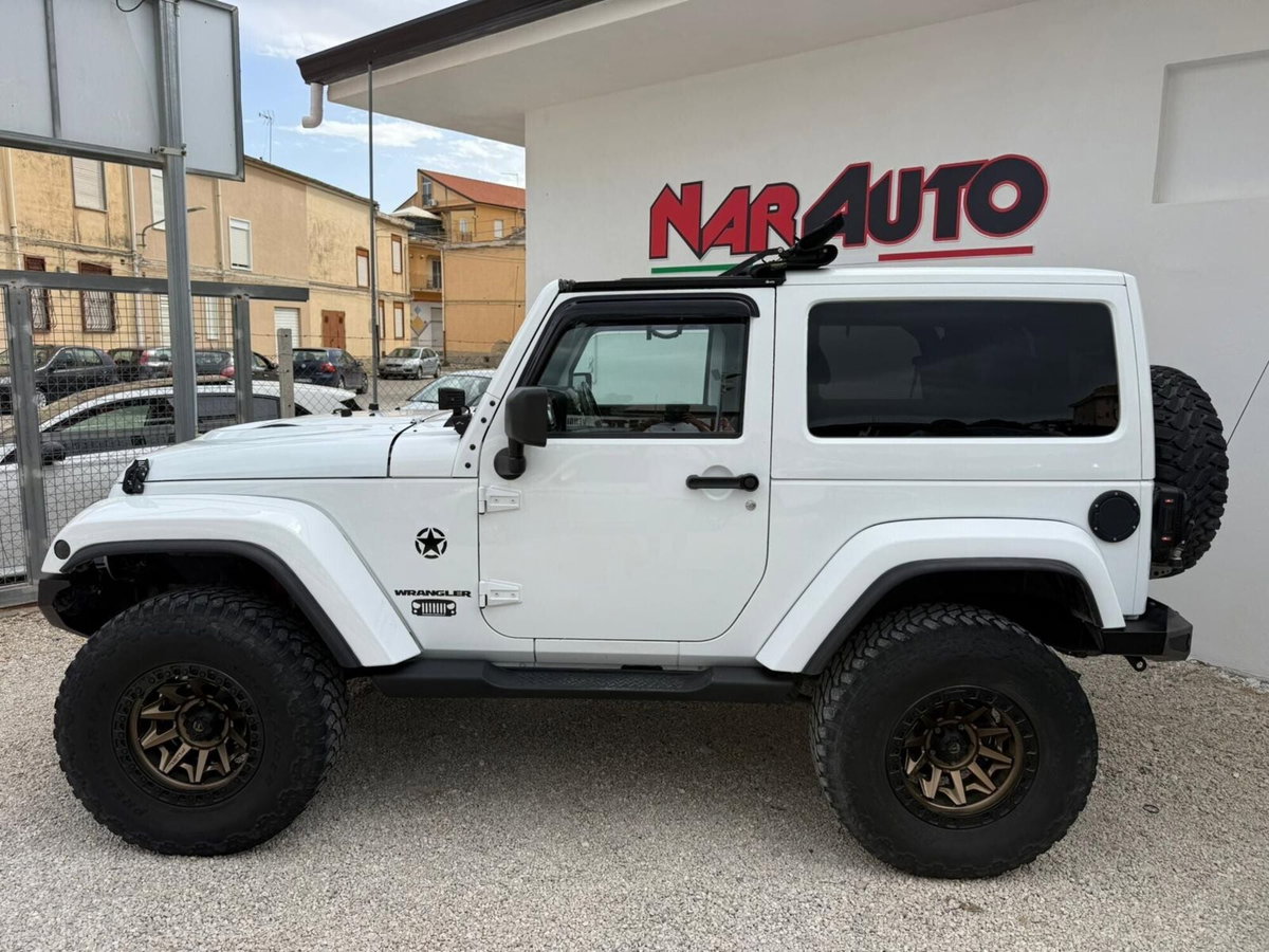 Jeep Wrangler Unlimited 2.8 CRD DPF Sahara (8)
