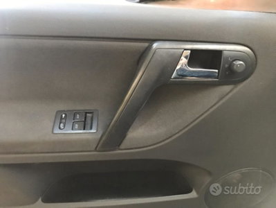 Volkswagen Polo 1.4 16V cat 3p. Highline (9)