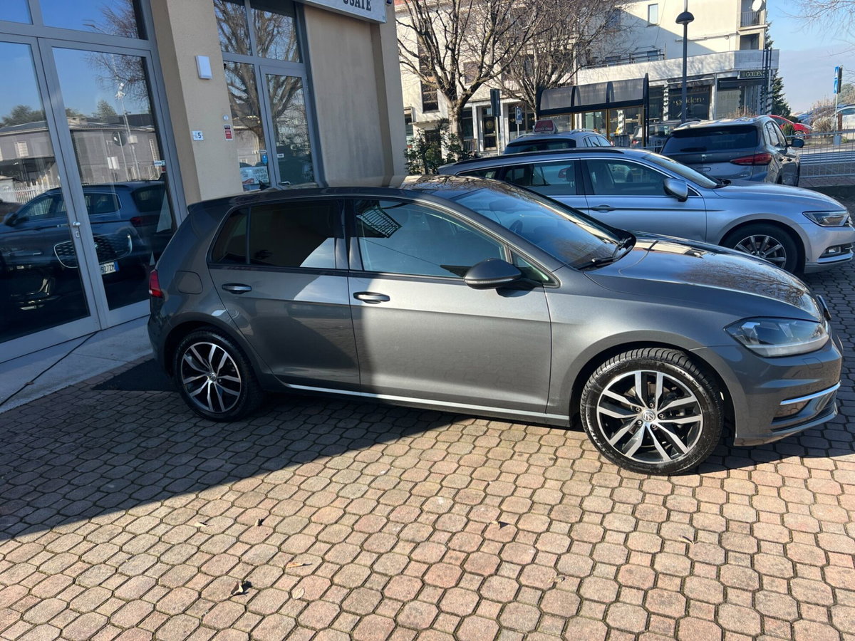 Volkswagen Golf 2.0 TDI 5p. Executive BlueMotion Technology (2)