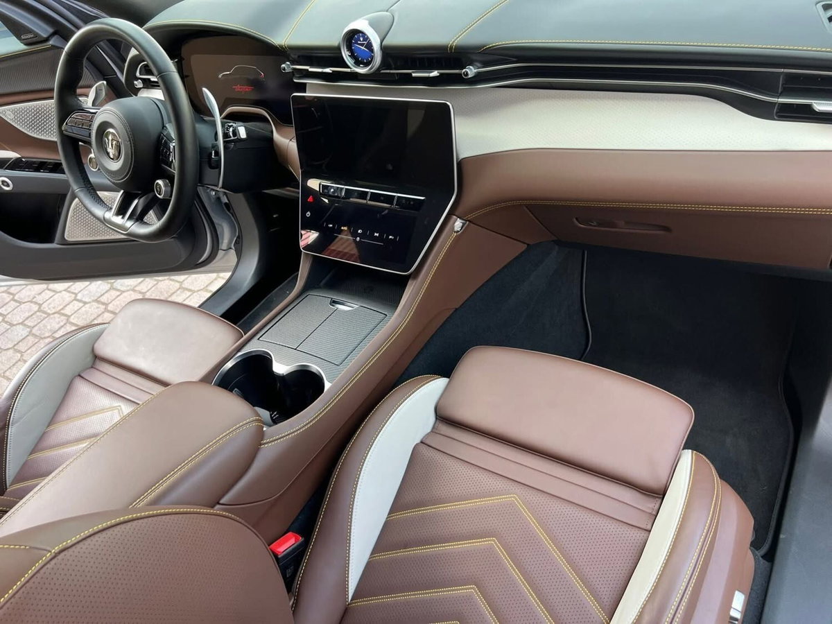 Maserati Grecale 3.0 V6 Trofeo 530cv auto (12)