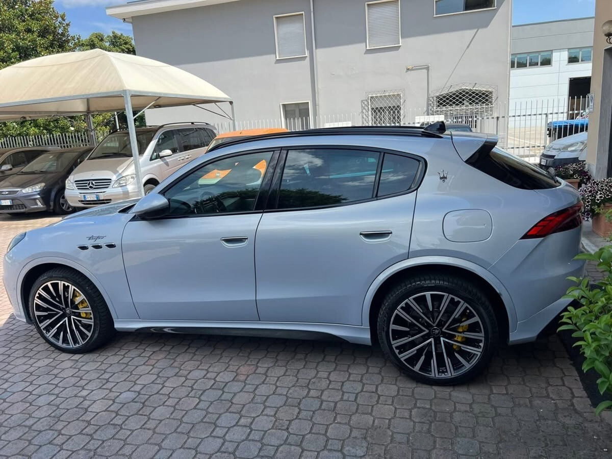 Maserati Grecale 3.0 V6 Trofeo 530cv auto (2)