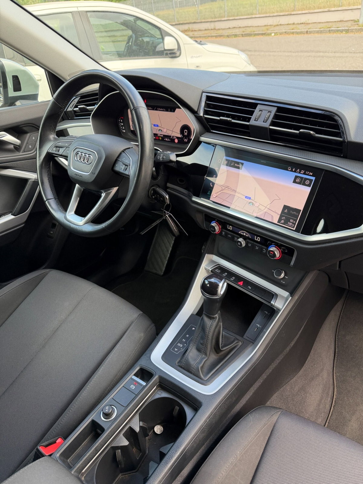 Audi Q3 Sportback 35 TDI quattro S tronic S line edition (13)