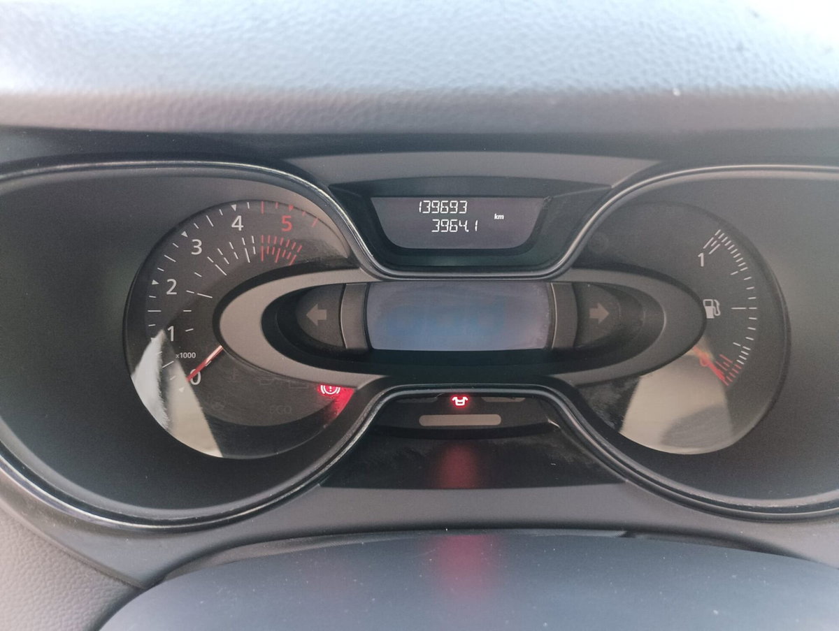 Renault Captur 1.5 dCi 8V 90 CV EDC Energy R-Link (10)