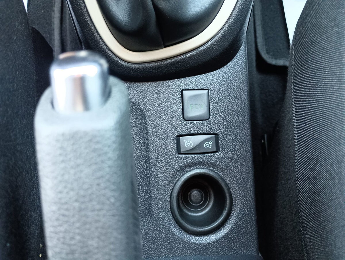 Renault Captur 1.5 dCi 8V 90 CV EDC Energy R-Link (11)