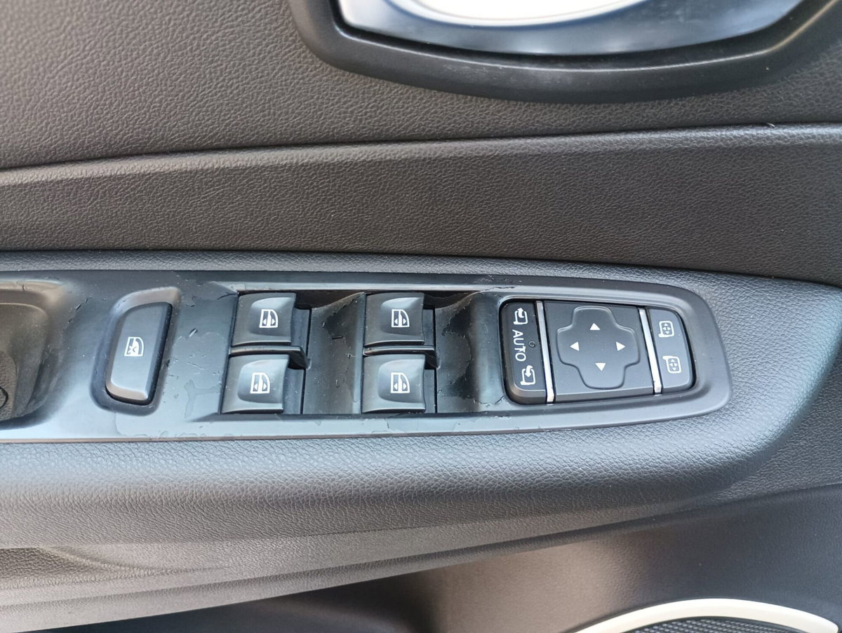 Renault Captur 1.5 dCi 8V 90 CV EDC Energy R-Link (9)