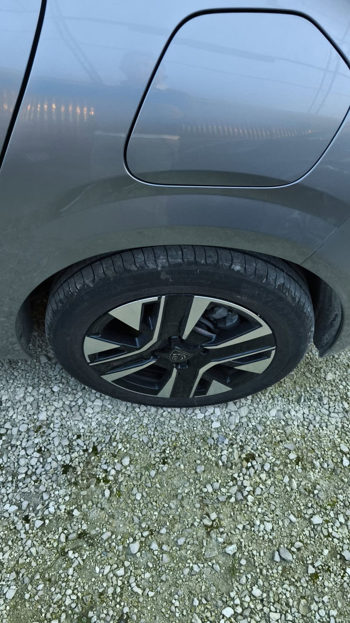 Peugeot 208 PureTech 100 Stop&Start 5 porte Allure (3)