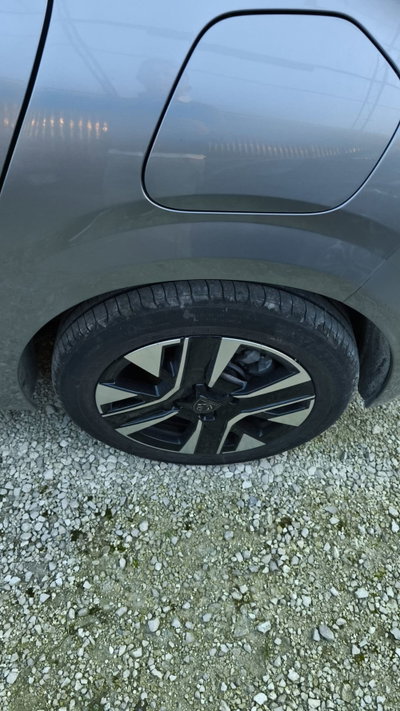 Peugeot 208 PureTech 100 Stop&Start 5 porte Allure (3)