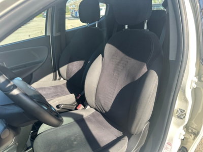 Lancia Ypsilon 1.2 69 CV 5 porte GPL Ecochic Silver (13)