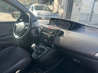 Lancia Ypsilon 1.2 69 CV 5 porte GPL Ecochic Silver (14)