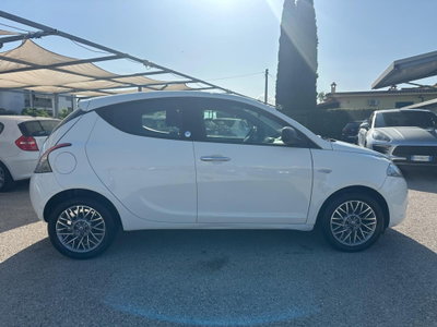 Lancia Ypsilon 1.2 69 CV 5 porte GPL Ecochic Silver (2)