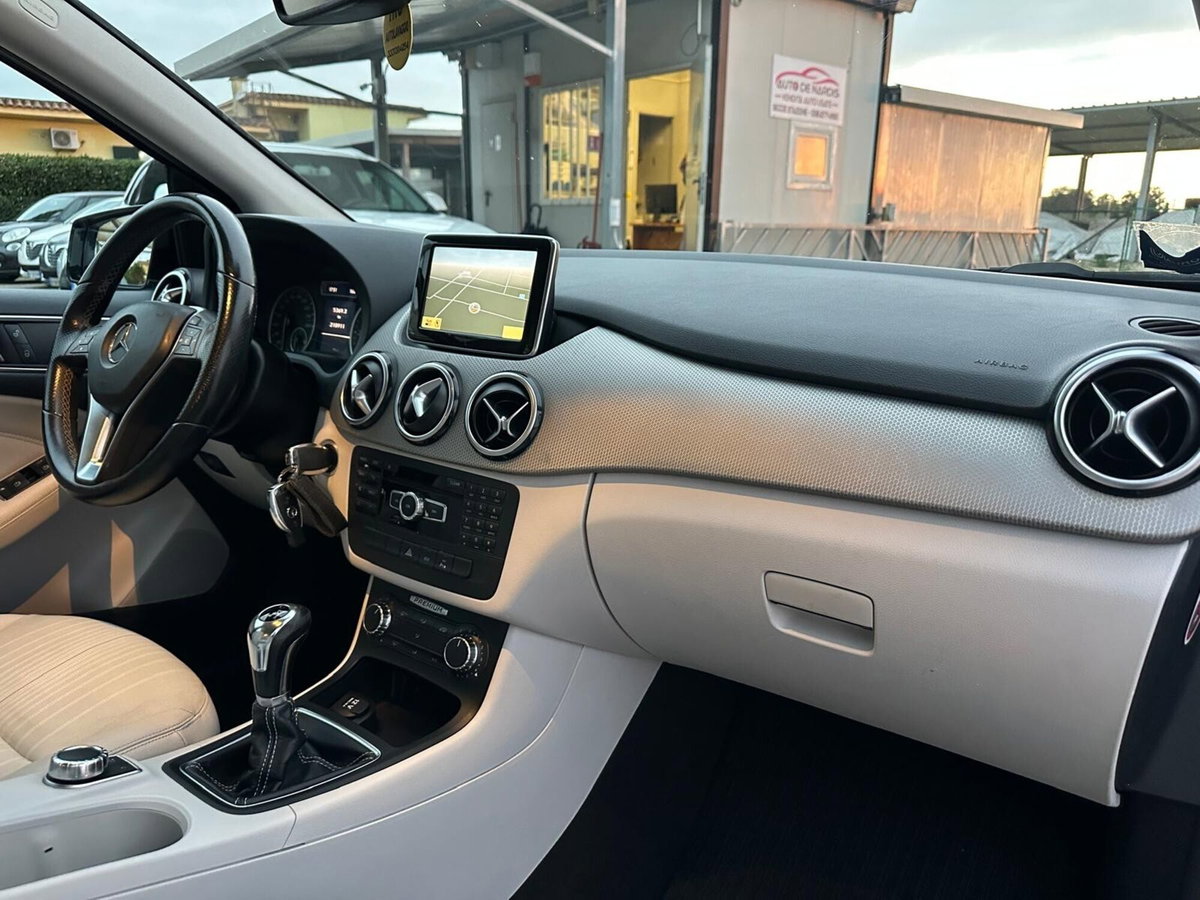 Mercedes-Benz Classe B 200 CDI BlueEFFICIENCY Premium (13)