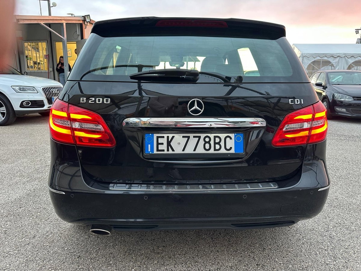 Mercedes-Benz Classe B 200 CDI BlueEFFICIENCY Premium (4)