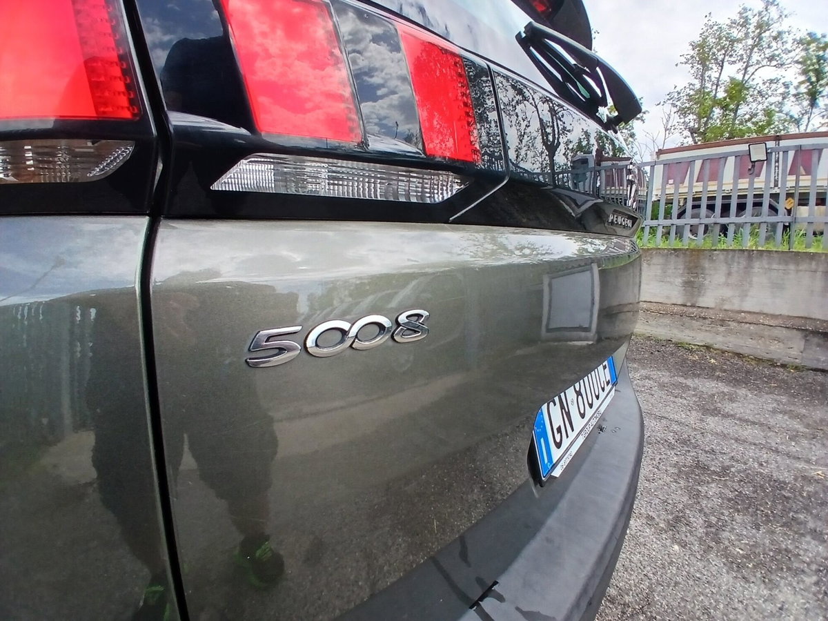Peugeot 5008 PureTech Turbo 130 S&S EAT8 Allure (14)