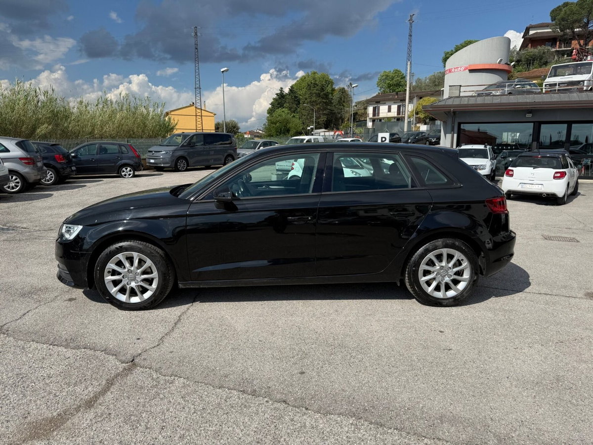 Audi A3 Sportback 1.6 TDI clean diesel S tronic Attraction (2)