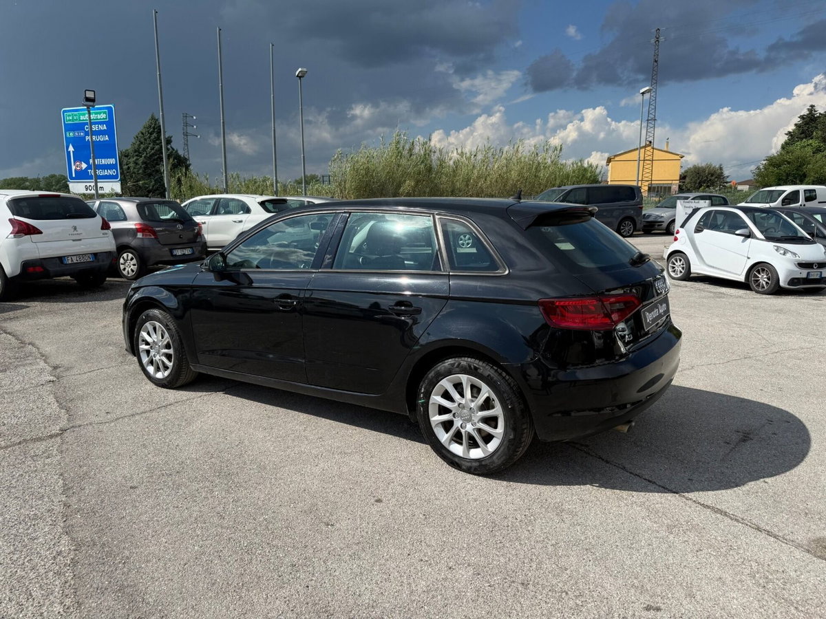 Audi A3 Sportback 1.6 TDI clean diesel S tronic Attraction (3)
