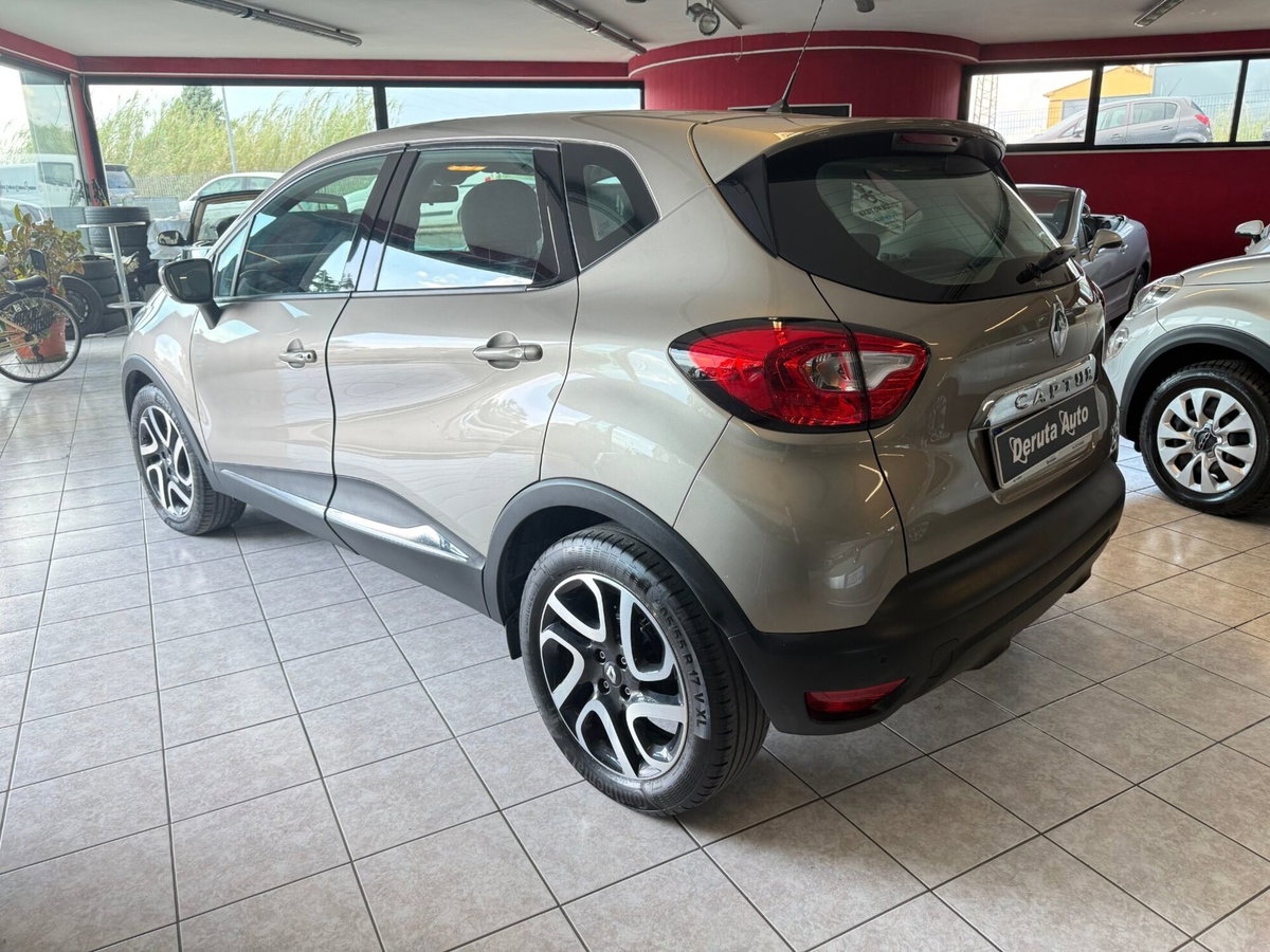 Renault Captur 1.5 dCi 8V 90 CV EDC Energy R-Link (3)