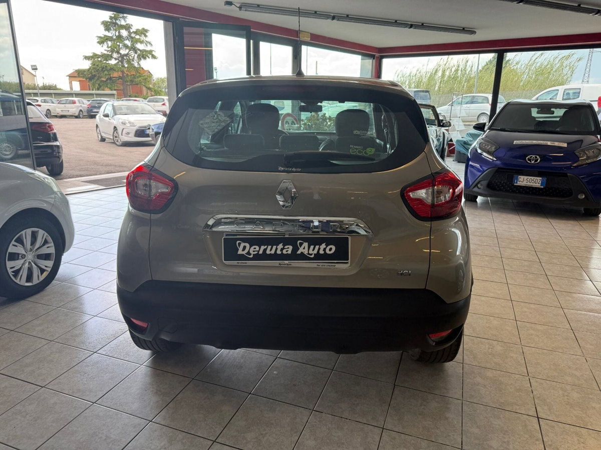 Renault Captur 1.5 dCi 8V 90 CV EDC Energy R-Link (4)