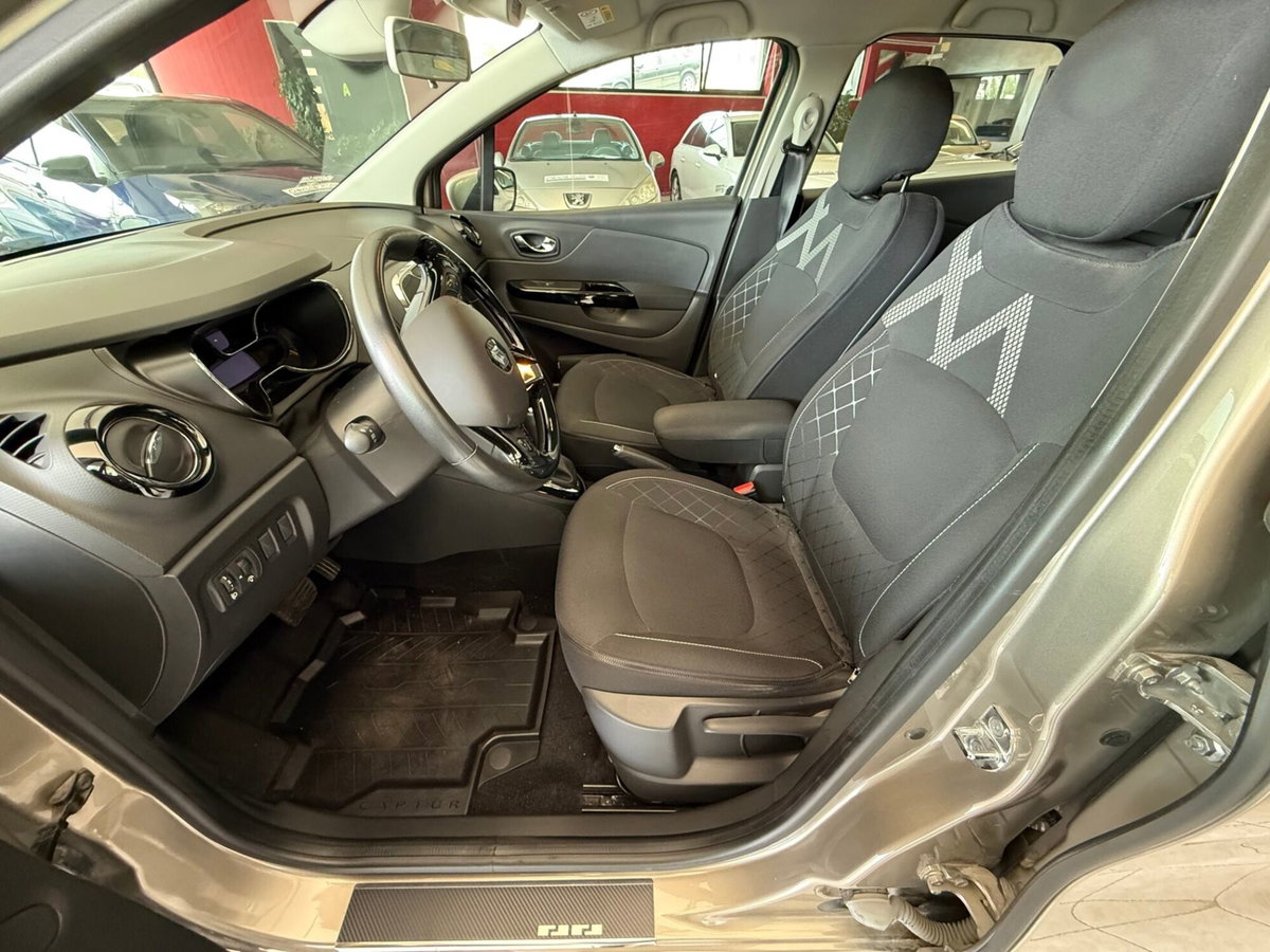 Renault Captur 1.5 dCi 8V 90 CV EDC Energy R-Link (9)