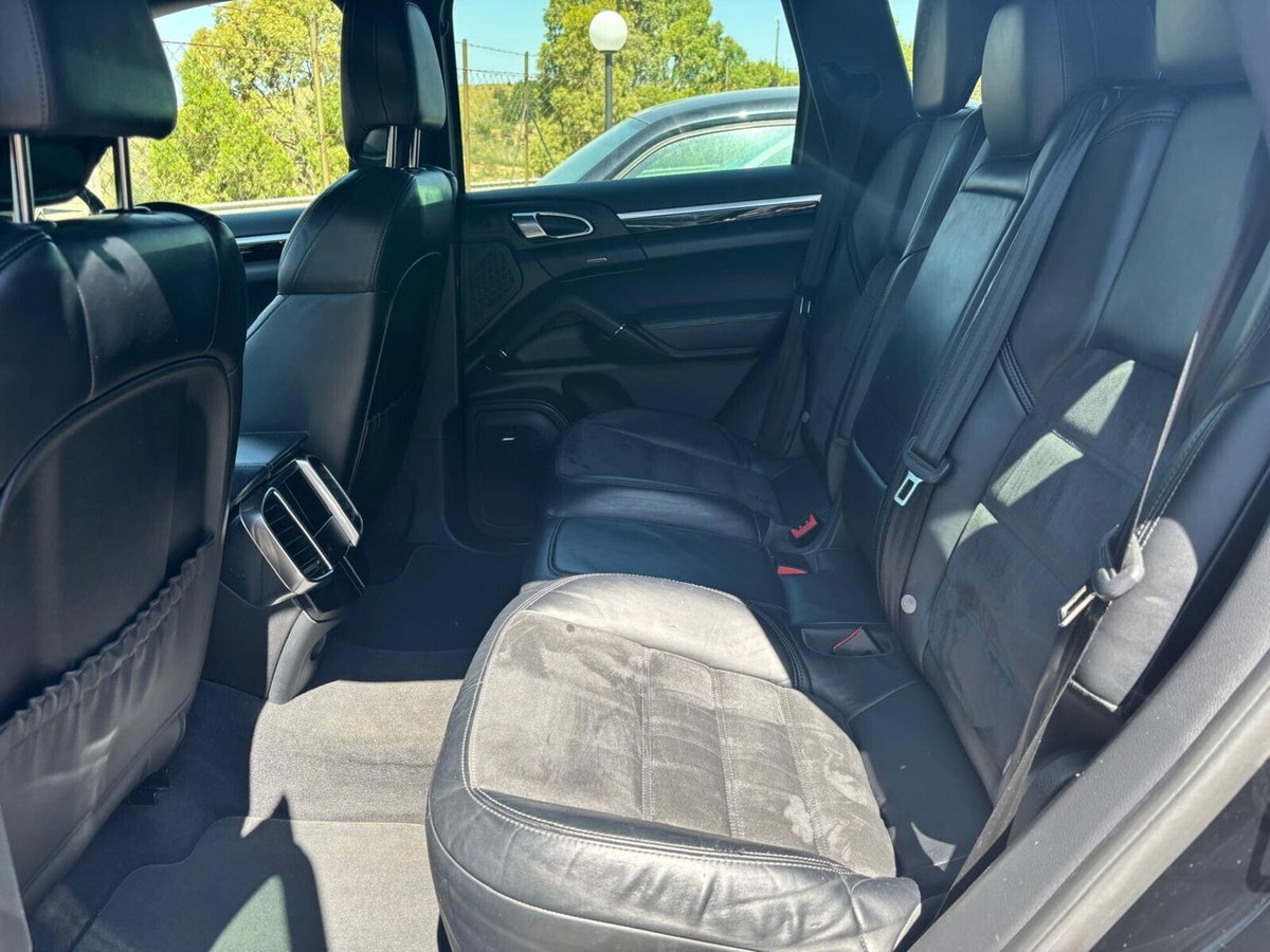 Porsche Cayenne 3.0 Diesel Platinum Edition (12)