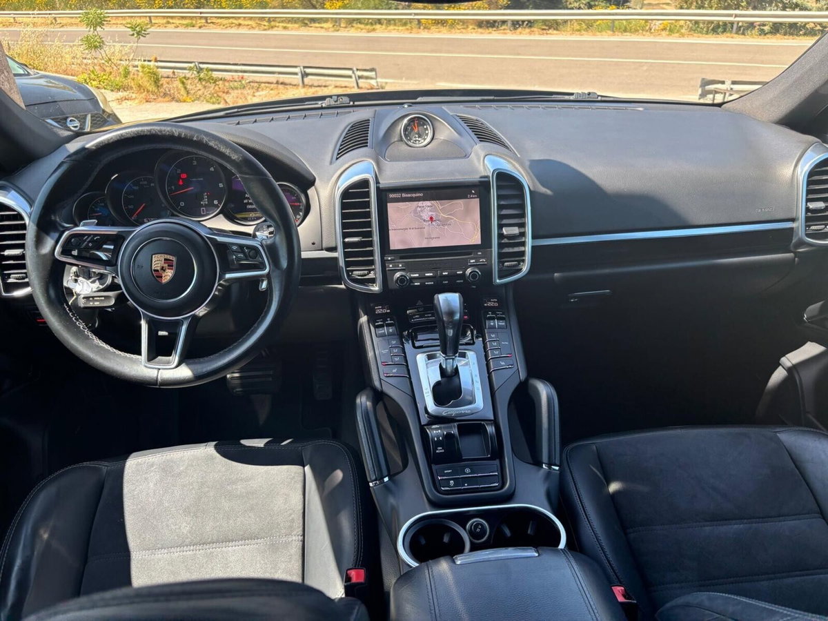 Porsche Cayenne 3.0 Diesel Platinum Edition (13)