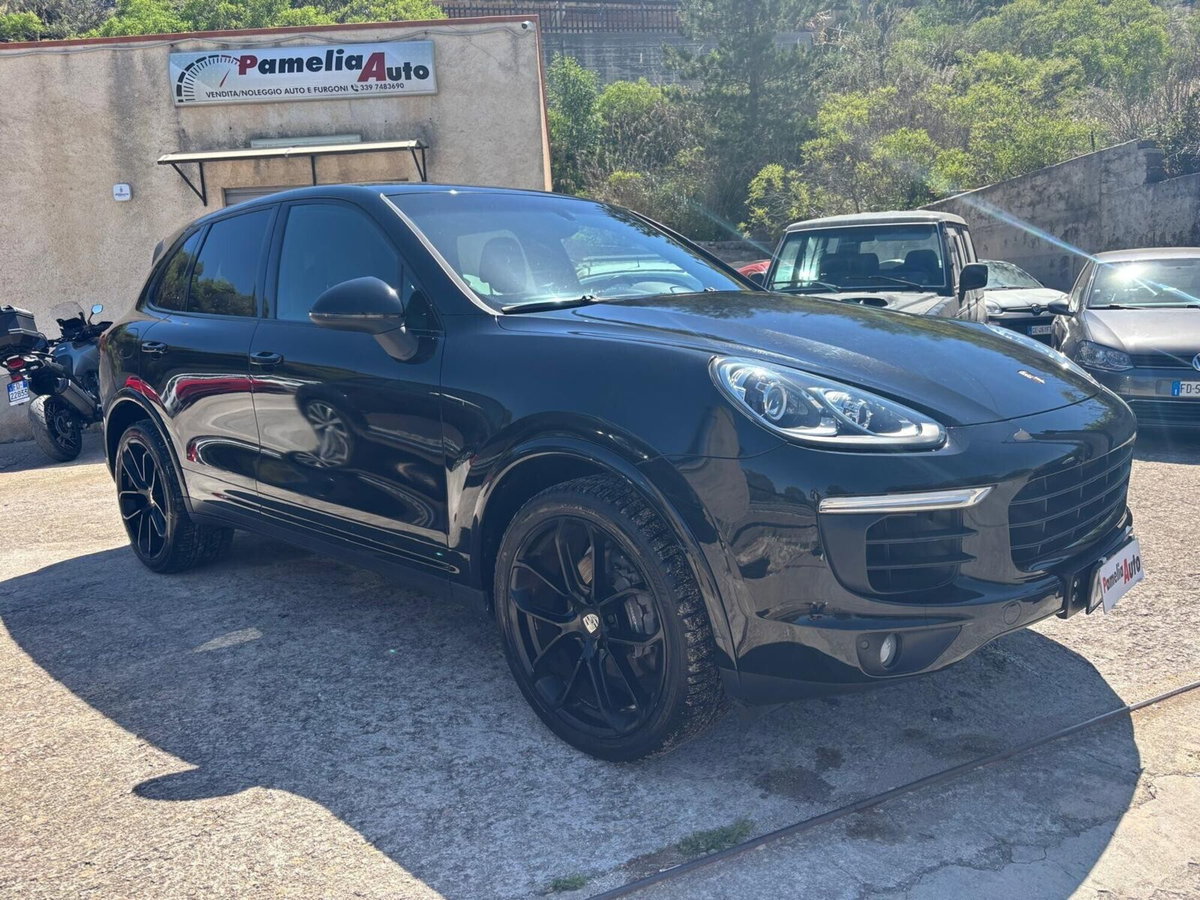 Porsche Cayenne 3.0 Diesel Platinum Edition (2)