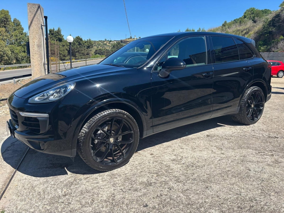 Porsche Cayenne 3.0 Diesel Platinum Edition (3)