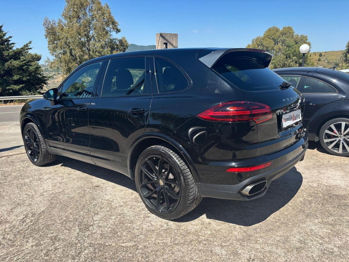 Porsche Cayenne 3.0 Diesel Platinum Edition (7)