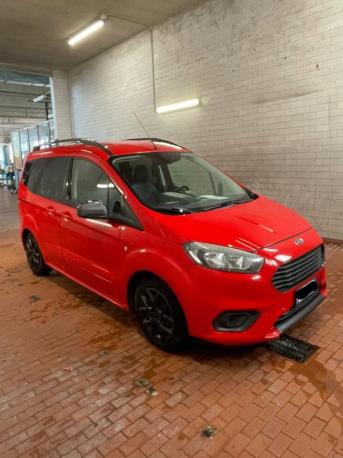 Ford Tourneo Courier 1.0 EcoBoost 100 CV Sport