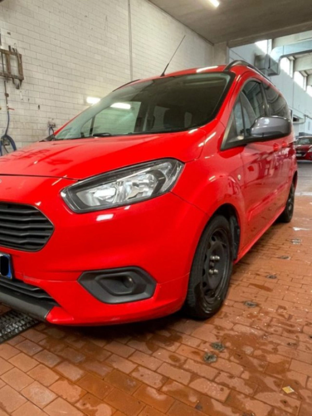 Ford Tourneo Courier 1.0 EcoBoost 100 CV Sport (10)
