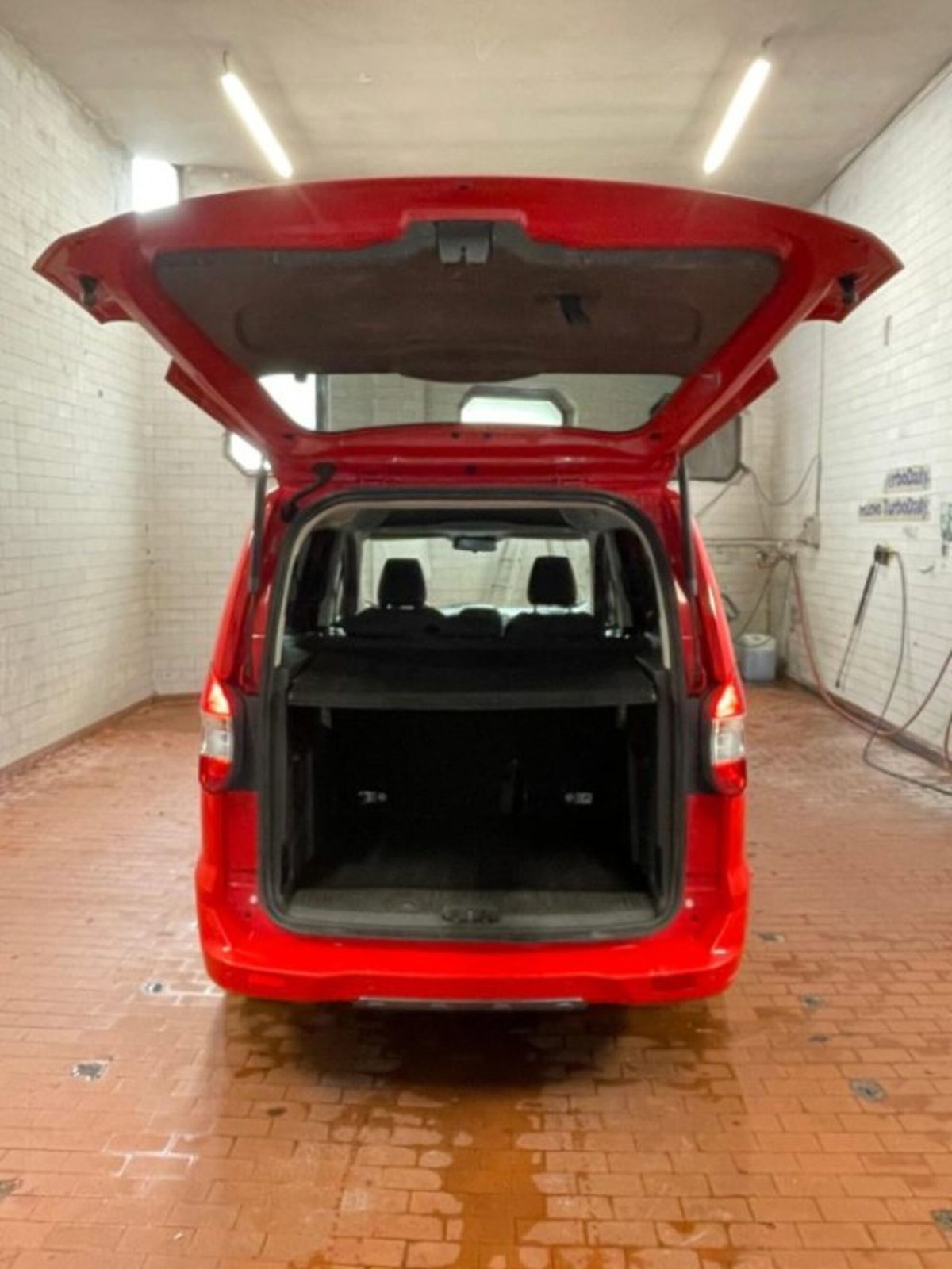 Ford Tourneo Courier 1.0 EcoBoost 100 CV Sport (11)