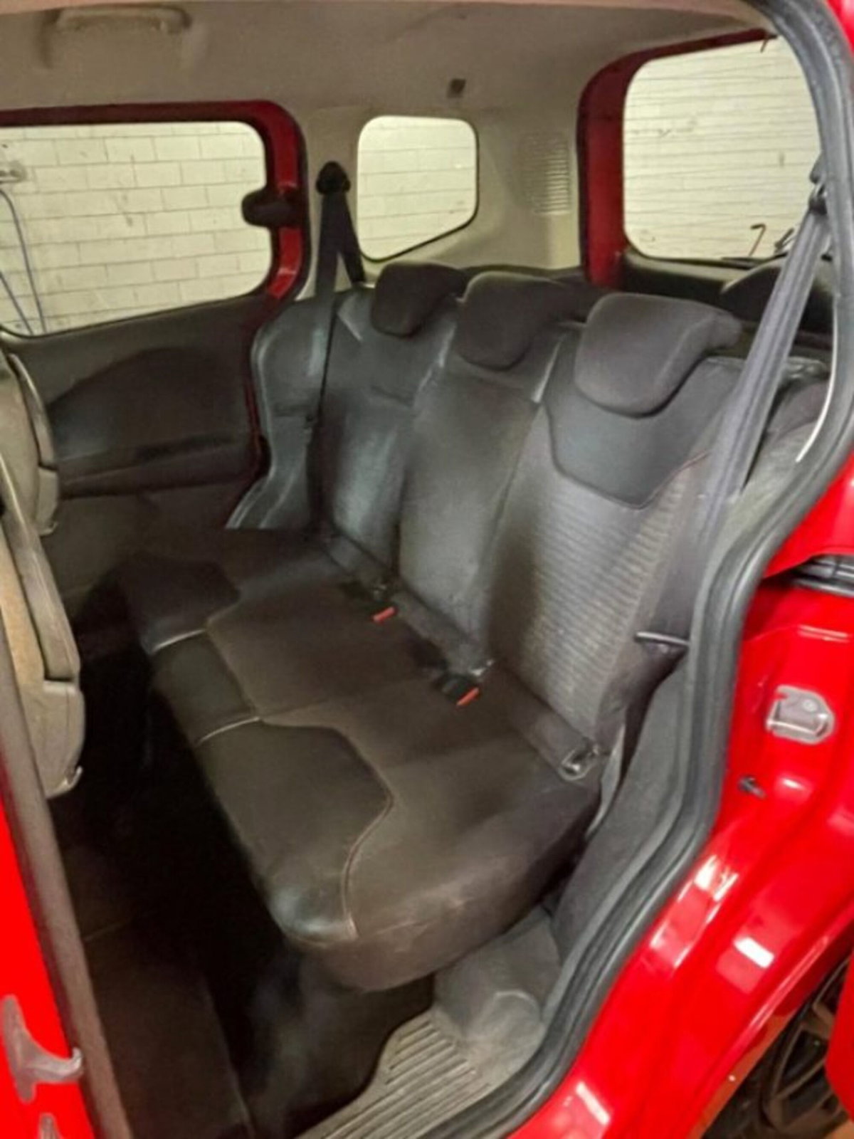 Ford Tourneo Courier 1.0 EcoBoost 100 CV Sport (2)