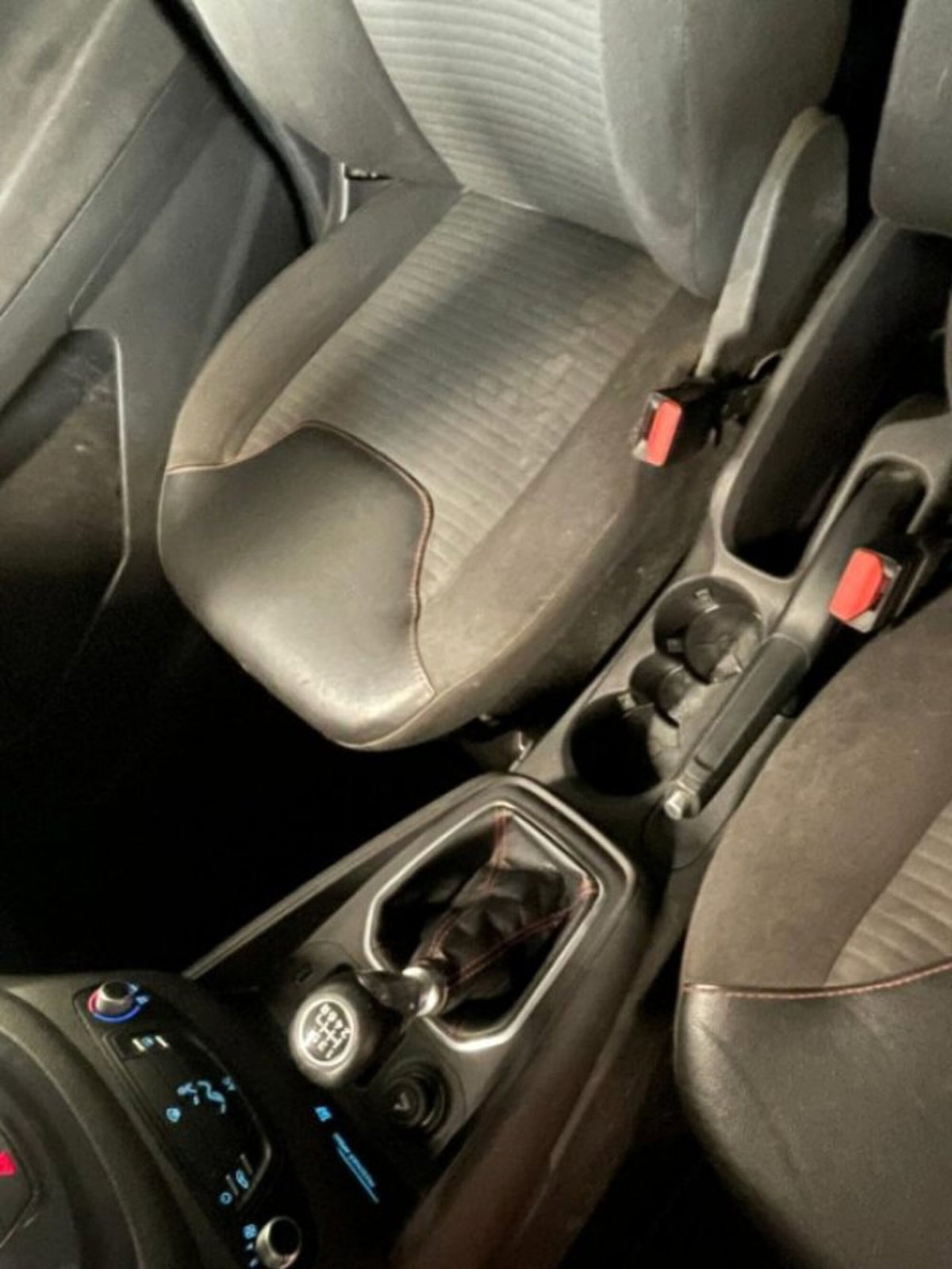 Ford Tourneo Courier 1.0 EcoBoost 100 CV Sport (4)