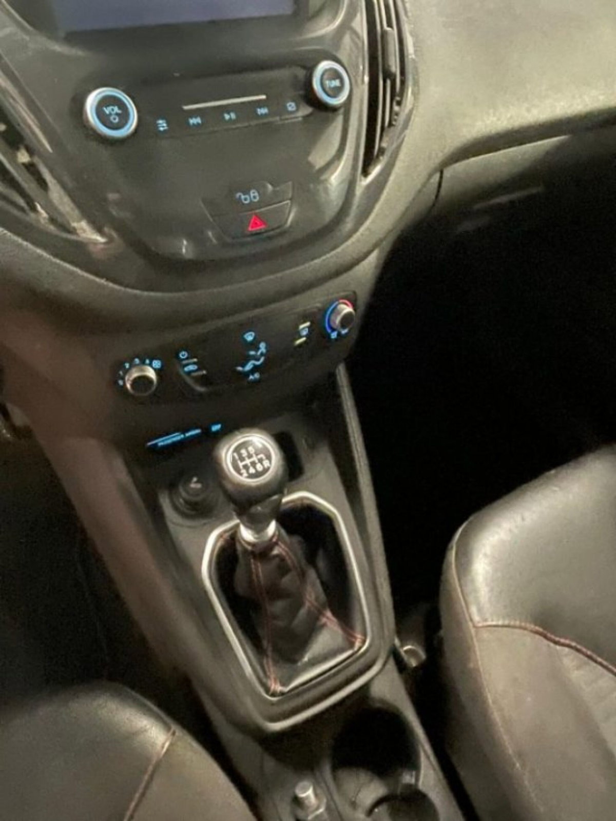 Ford Tourneo Courier 1.0 EcoBoost 100 CV Sport (5)