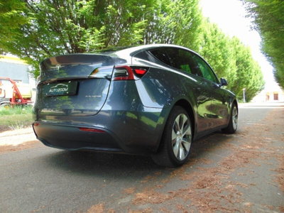 Tesla Model Y Long Range awd (10)