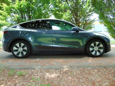 Tesla Model Y Long Range awd (11)
