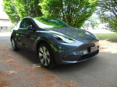 Tesla Model Y Long Range awd (14)