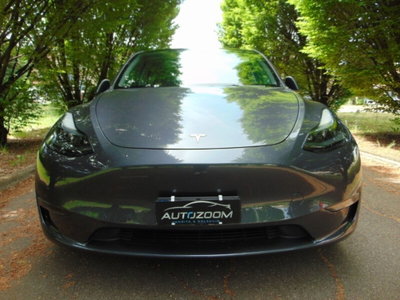Tesla Model Y Long Range awd (16)