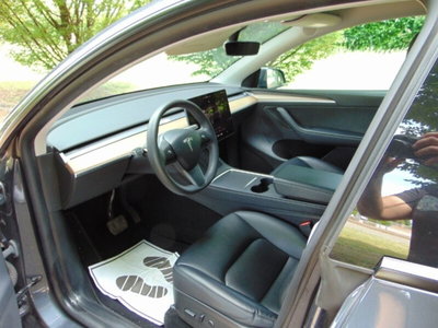 Tesla Model Y Long Range awd (18)